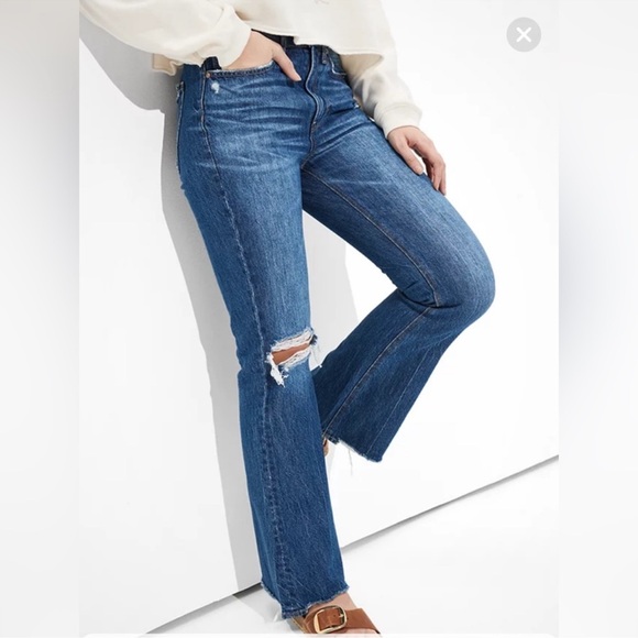American Eagle, Women’s, 90s Flare, Comfort Stretch Waistband, Jeans. - Picture 1 of 11